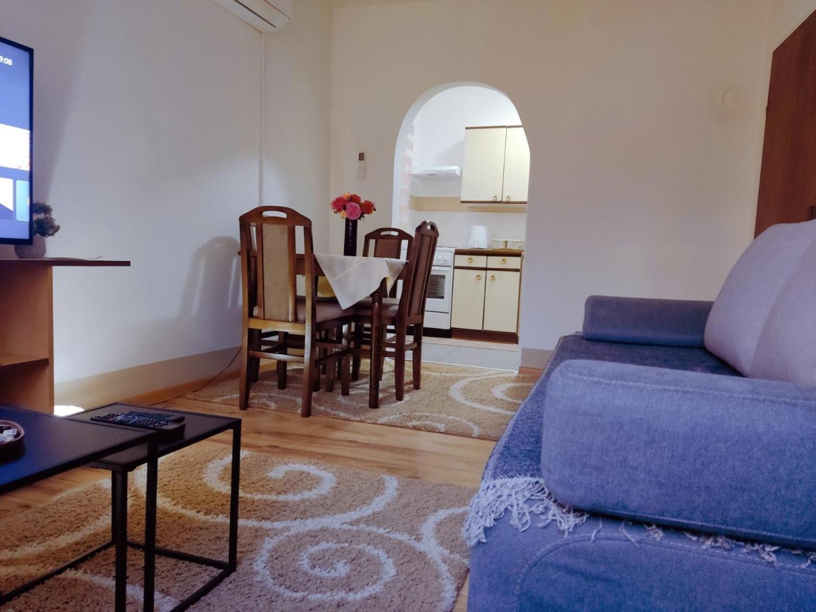 Apartman Kutak 피로트 외부 사진