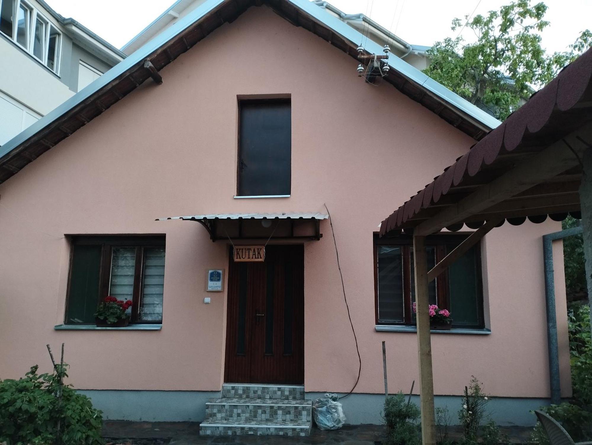 Apartman Kutak 피로트 외부 사진